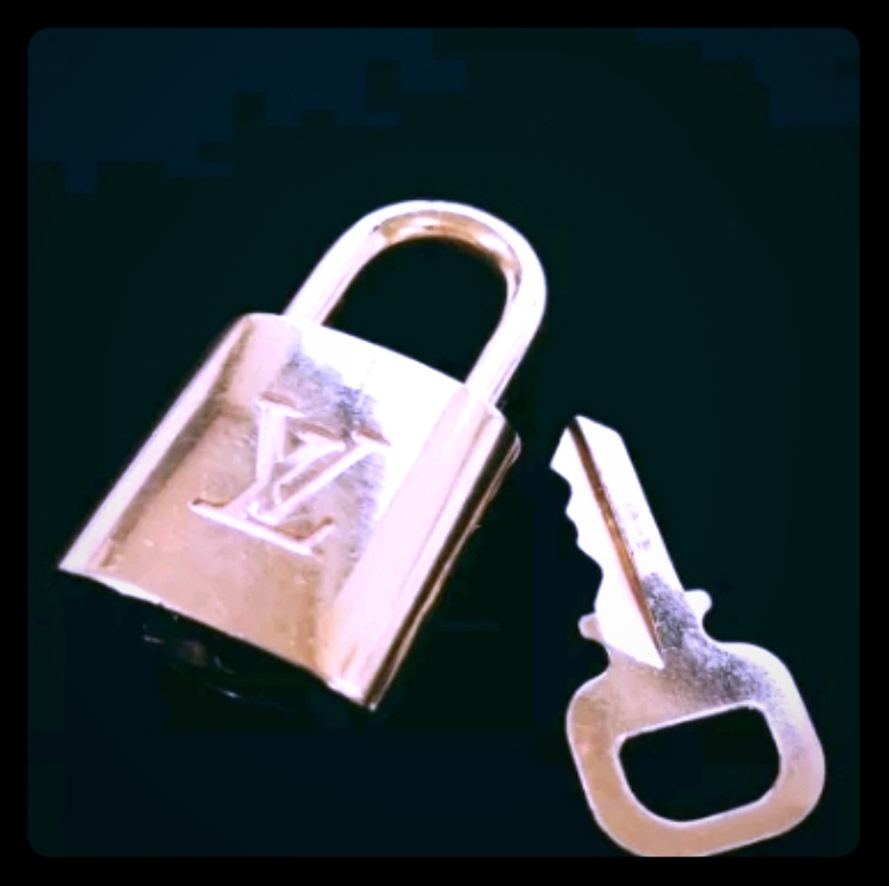 LV PADLOCK & KEY